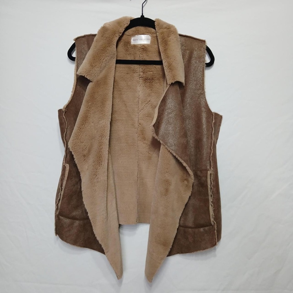 Sucré Collective Med Vest Pebbled faux leather soft faux fur raw edges pockets